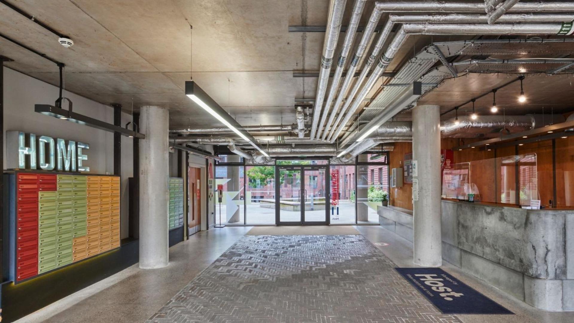 Stylish Private Ensuite In The Heart Of Apartment *